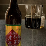 イチリン ハナレ - 即墨老酒（ジーモー）
      とてもスモーキーなお酒は、好きな人は癖の強さに惹かれる、独特な風味の中国酒です♪
      私は大好き♡