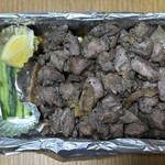 炭火焼鶏 吉松 - 翌日テイクアウトした、地鶏焼大　こちらも旨いが圧倒的に皮焼が旨い。