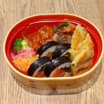 カンナムキンパ - 7品目の韓国ごはん (税込)699円→648円 (2025.05.26)