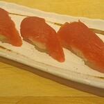 すし酒場 握わい - 生マグロにぎり×3