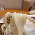 手打ちうどん 上を向いて - うちたてきりたてゆがきたての麺