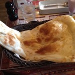 アイキッチン 戸頭店 - 巨大ナン