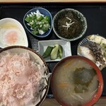 削りたてカツオ節専門店 出汁ダシ - 最高の朝食