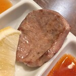 焼肉ホルモン はねいし - 