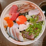 さかなや　いぬい - 今日のおいしい魚で丼(小)