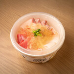 こだまり食堂 - 九州産五種盛り 海鮮丼（あご出汁ジュレ）