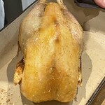 AKAI - 地鶏の丸焼きのアップ