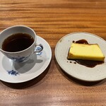 AKAI - 〆の珈琲とプリン