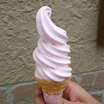 サン アダタラ - 桃のソフトクリーム