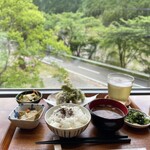 もんぺとくわ - 