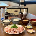 松阪が誇る名物!鶏みそ焼き肉 松阪食堂 - 