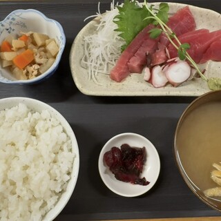 口コミ一覧 : 食事処 たつ呑や （タツノヤ） - 阪東橋/食堂 [食べログ]