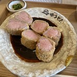 厚切りレアとんかつ ゆうとん - 