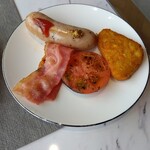 BAZAAR - 【温菜】ソーセージ/ベーコン/プロヴァンストマト/ハッシュポテト