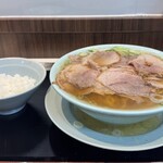 新橋ニューともちんラーメン 川崎駅前店 - 