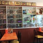 ラーメン＆カレー　山形アッキー - お店内観はガンダム推し