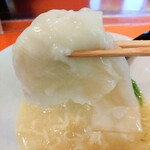 ラーメン＆カレー　山形アッキー - モチモチした皮のワンタン