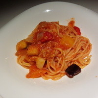 GINTO 池袋店 - パスタ　夏野菜のグリルと鶏挽肉のトマトラグーソース
