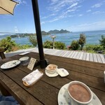 海の見えるカフェ - 