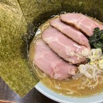 横浜家系ラーメン 作田家 - 鶏油が美味しい