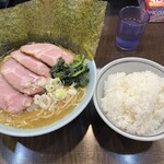 横浜家系ラーメン 作田家 - ご飯美味しそう…