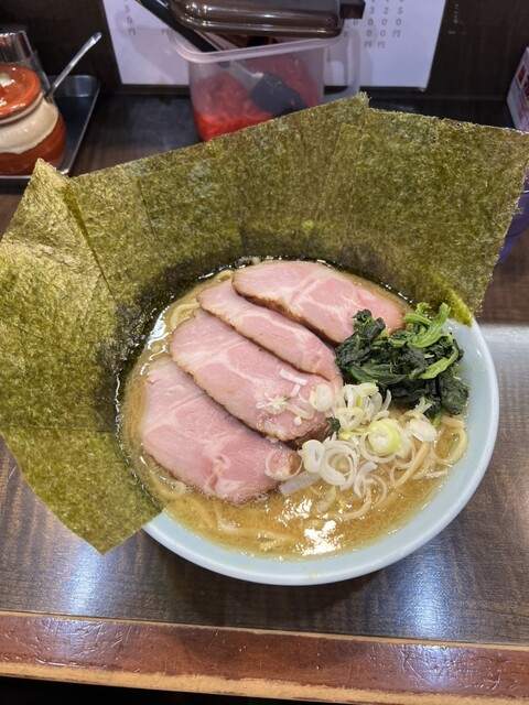 Yokohama Iekei Ramen Sakutaya photo 4