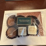 ザ・ペニンシュラ ブティック&カフェ 新丸ビル店 - 