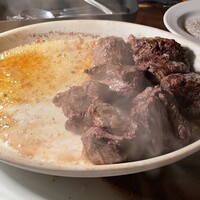 カルネジーオ イースト - 