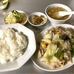 駅前泰陽楼 - 八宝菜定食※日替わりランチ