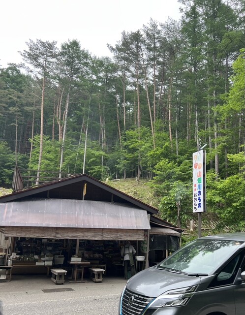 直売　おおもも - 七ケ岳登山口（売店）の写真
