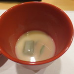 新ばし 星野 - 今回はよもぎの白みそあんから。