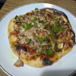 ナカガワ☆スエ食堂 - なすとひき肉のピザ