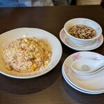 伍猿 - 炒飯　680円
