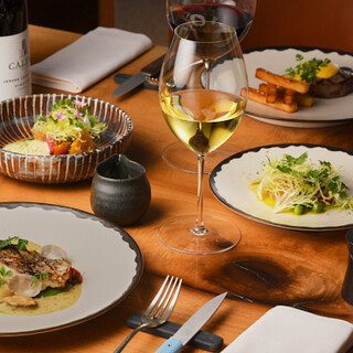 ザ タヴァン グリル&ラウンジ_1