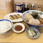 中華そば・ぎょうざ専門店 三華 - 料理写真:背脂Aセット