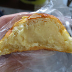 アミール - クリームパンの断面