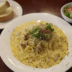 楽楽座 - 気まぐれ生パスタ（カルボナーラ タリアテッレ)