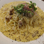 楽楽座 - 気まぐれ生パスタ（カルボナーラ タリアテッレ)