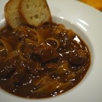 牛バラ グレイビーソースパスタは少し甘めで濃厚