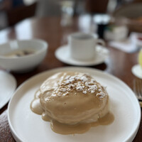 シルー - マカダミアナッツスフレパンケーキ