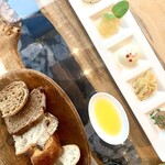 Farm to Me Restaurant - スプレッド6種✨