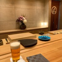 鮨 匠海 - 生ビールの飲みながら親方待ち