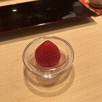 鮨 伊佐野 - なんかかわいかった、あまりん(埼玉のいちご)