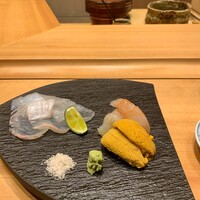 鮨 匠海 - 宮城2日寝かした平目。縁側乗せ。藻塩か山葵醤油で。増毛のボタン海老。2日目ねっとり甘い。利尻島の大ぶりバフンウニ。文句なし。