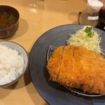 とんかつ 七十朗 - 肩ロース定食 2,400円