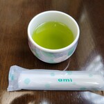 桑名屋 - ドリンク写真:お茶とお手拭き
