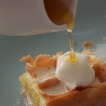 miele - ワッフルのバニラのせにはちみつ