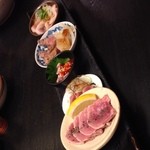 北新地たゆたゆ - 豚刺し五種盛
      ハツ刺し
      ガツ刺し
      タン刺し
      コブクロ刺し
      ハラミタタキ