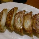 焼き餃子と半ラーメンセット 440円（税抜）の餃子