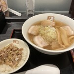 喜多方ラーメン 坂内 博多駅前店 - 